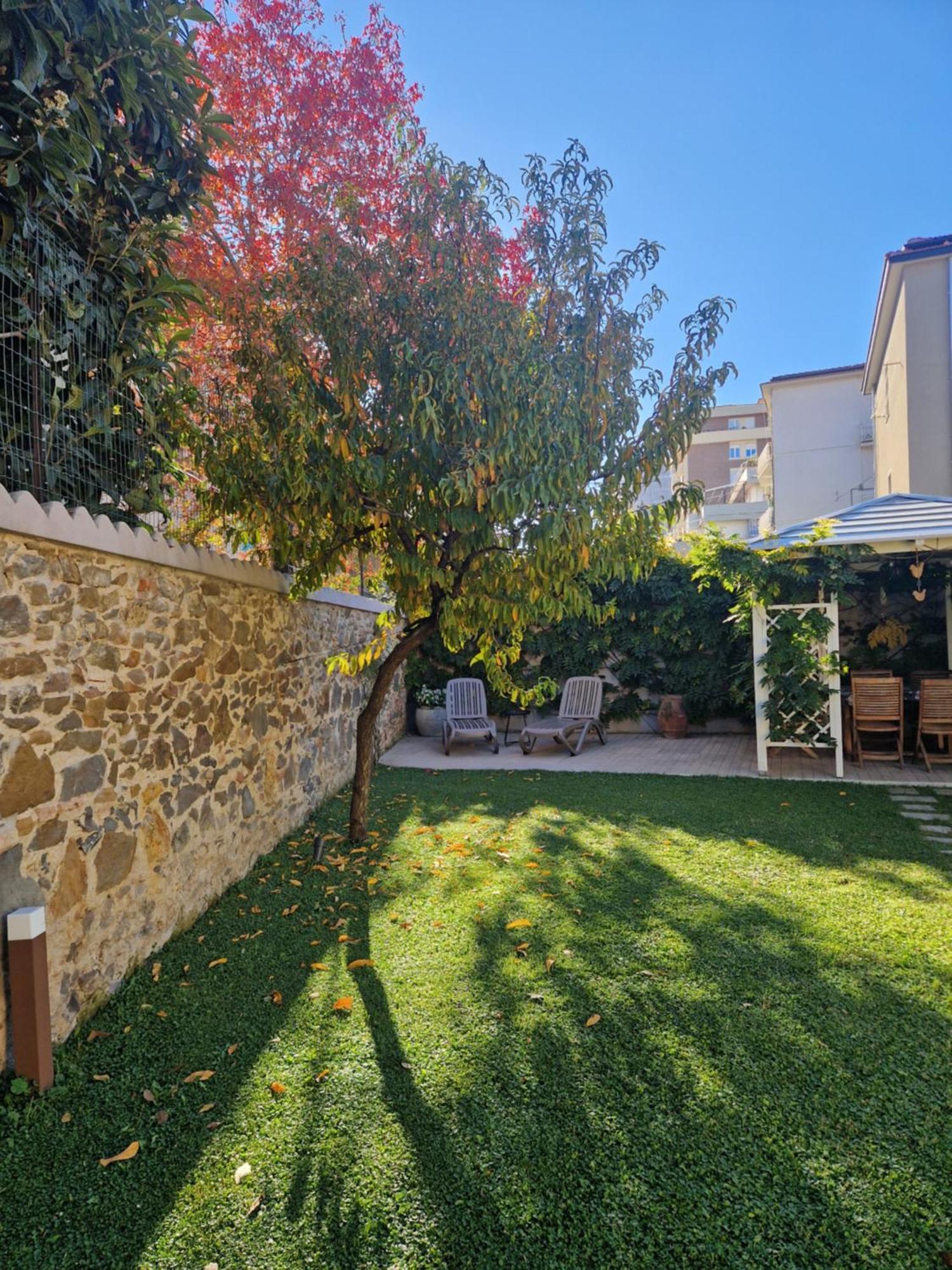 Serra Di Mare Casa Con Giardino Ливорно Экстерьер фото